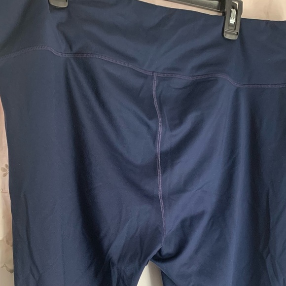 Crown & Ivy Curvy Navy Athletic Leggings w/ Pink Diagonal Band, [Sz 3X] NWOT - Picture 6 of 6